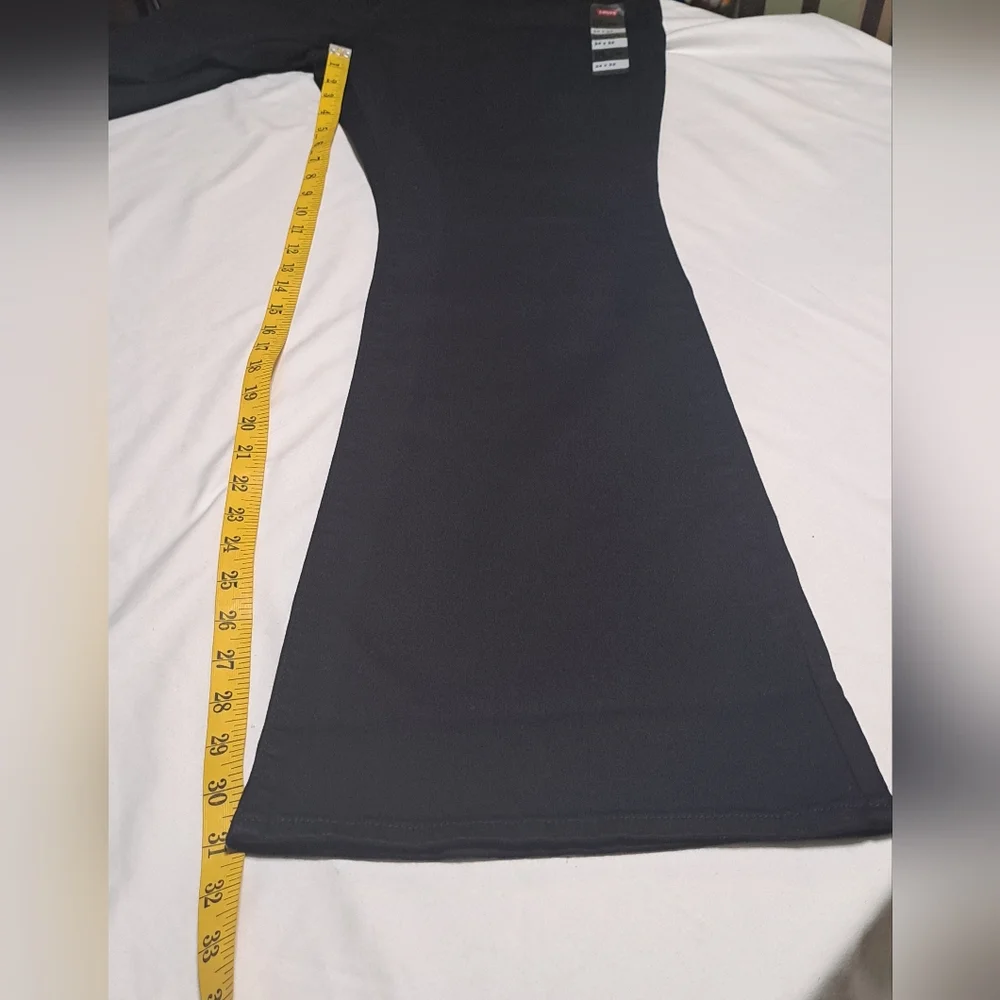 Levi's Women's 726 High-Rise Flare  Stretch  Denim Jeans Black 34 X 32 NWT - Picture 13 of 15